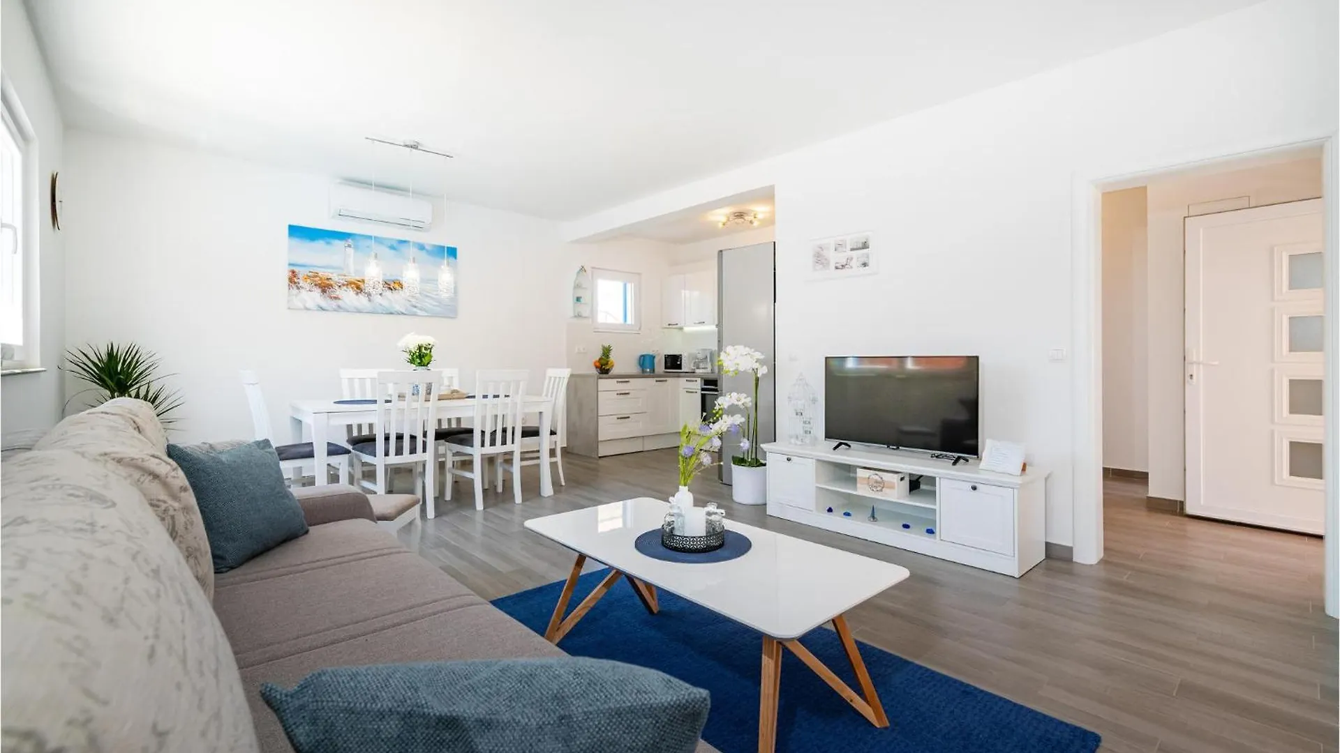 2 Bedroom Awesome Home In מסלניקה 0*,