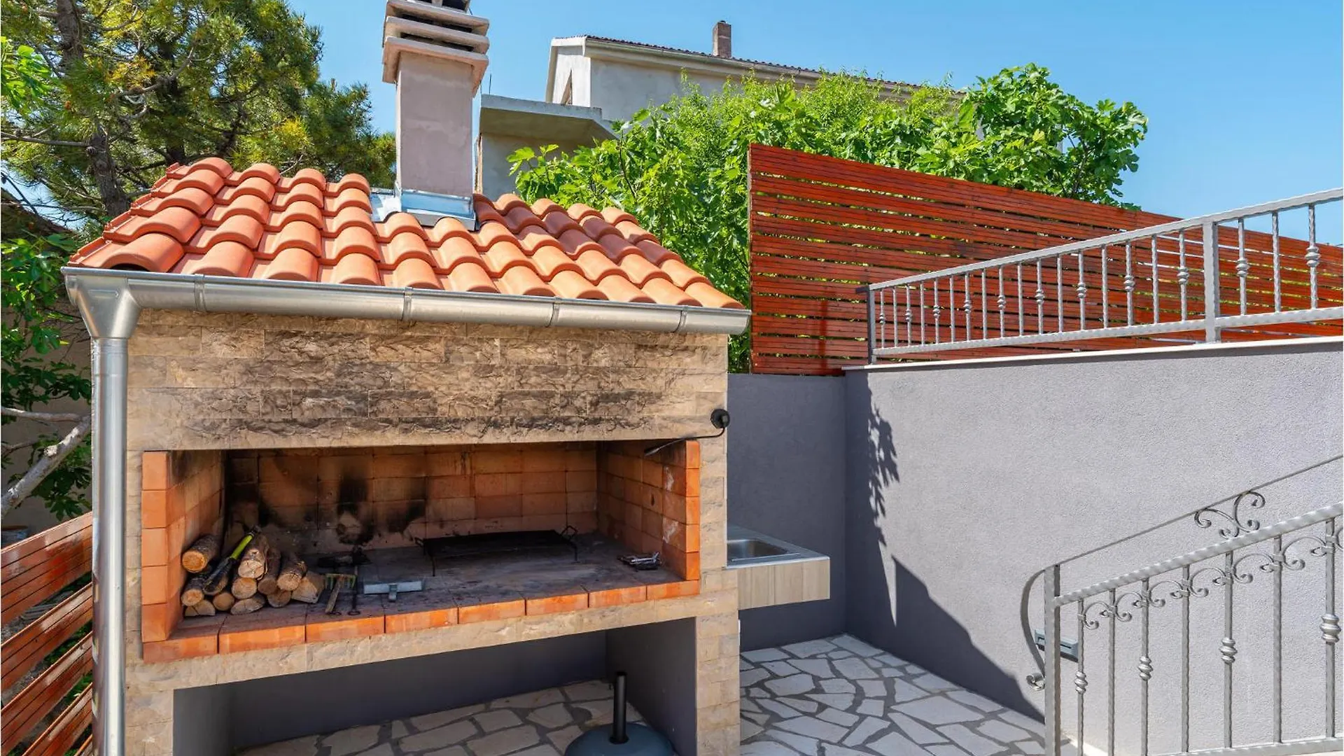 2 Bedroom Awesome Home In מסלניקה 0*,  קרואטיה