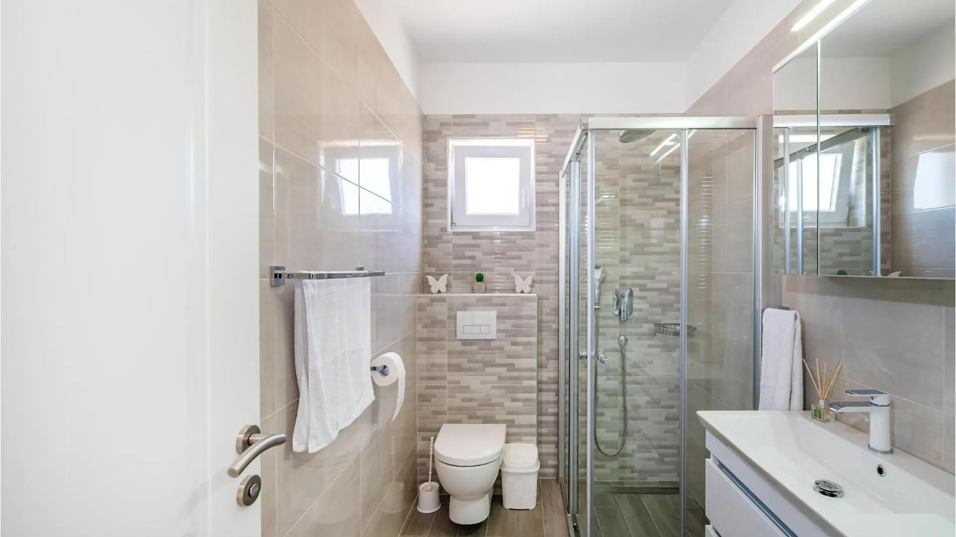 2 Bedroom Awesome Home In Maslenica 0*,  Croatia