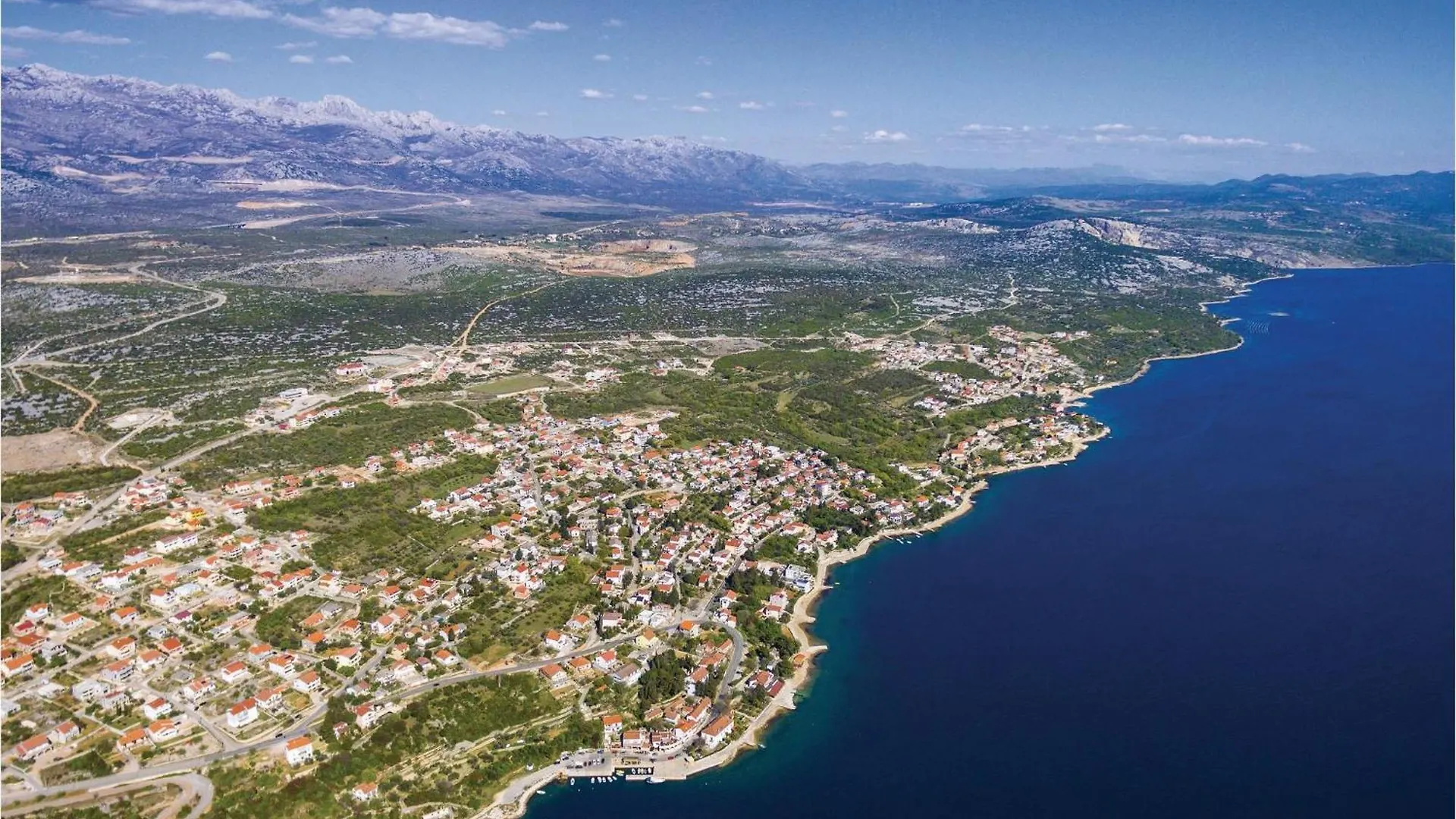2 Bedroom Awesome Home In Maslenica Holiday home